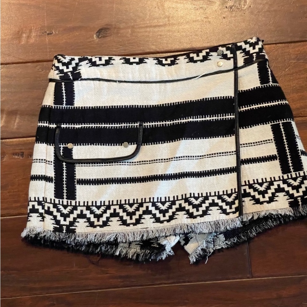 Bershka Morocco Skort Size 2/4